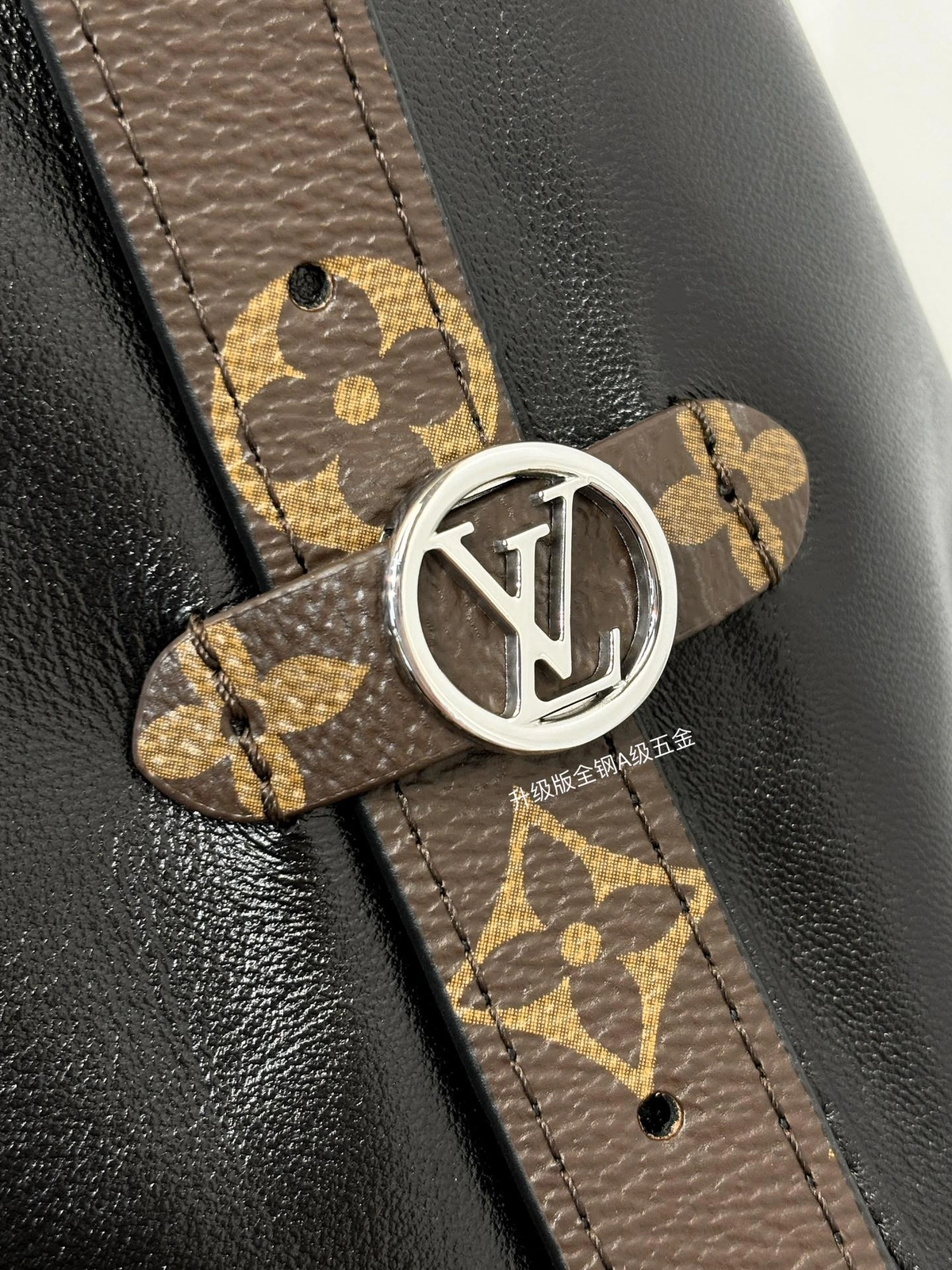 高仿包包 LV CarryAll Cargo Vibe MM 黑色 M25143 實拍照片 細節 全鋼五金