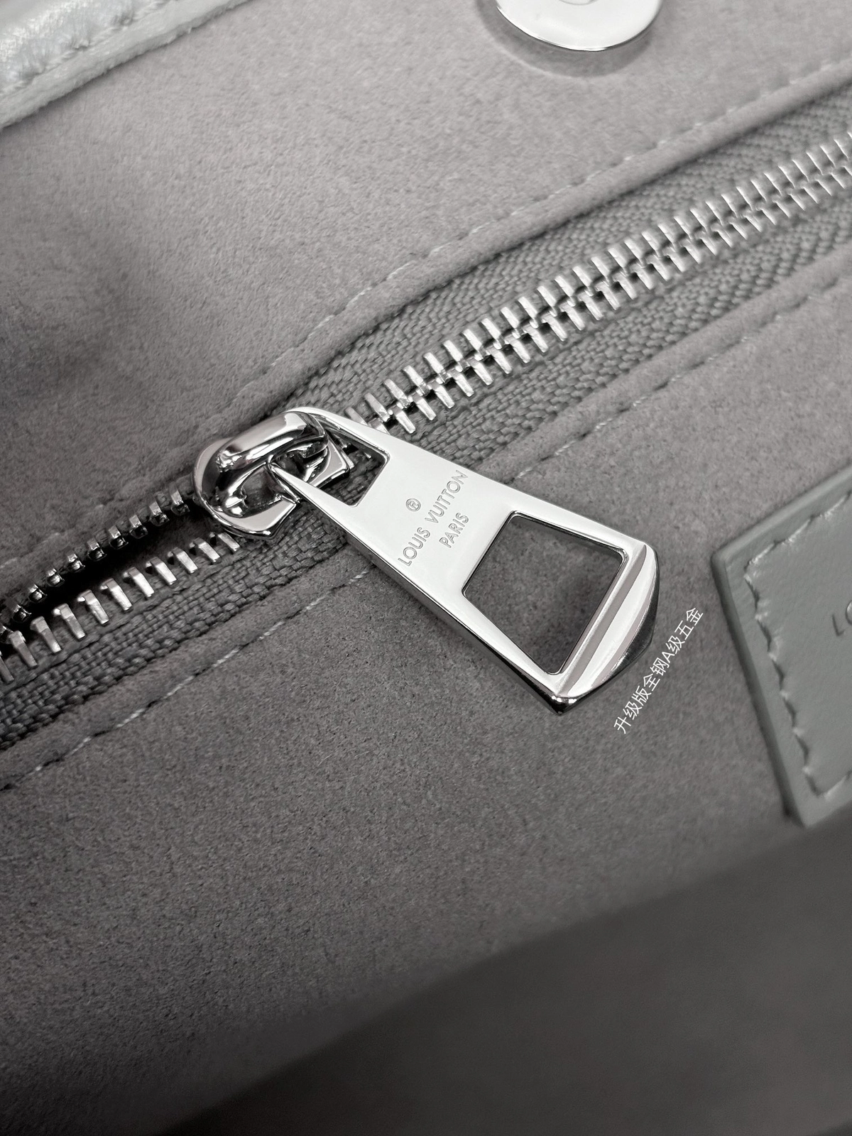 高仿包包 LV CarryAll Cargo Vibe PM 灰色 m12579 實拍照片 全鋼五金 拉鏈