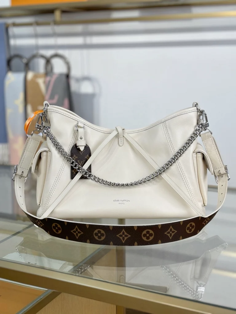 Click to view full screen 高仿包包 LV CarryAll Cargo Vibe PM 香草色 M12919 實拍照片 正面
