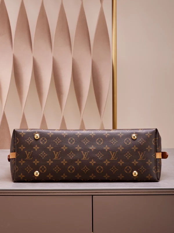 高仿包包 LV CarryAll MM 老花色 單肩斜挎包 M46197 實拍照片 底部