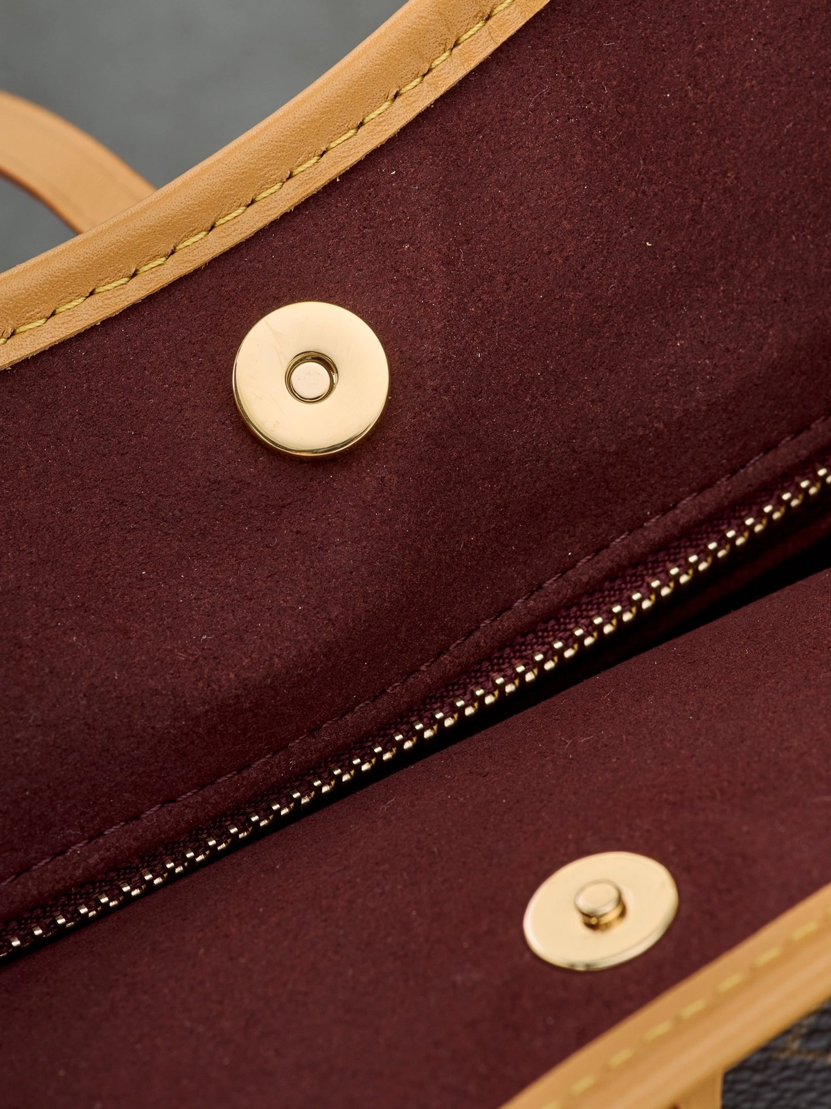 高仿包包 LV CarryAll PM 老花色 單肩斜挎包 M46203 實拍細節全鋼五金扣子