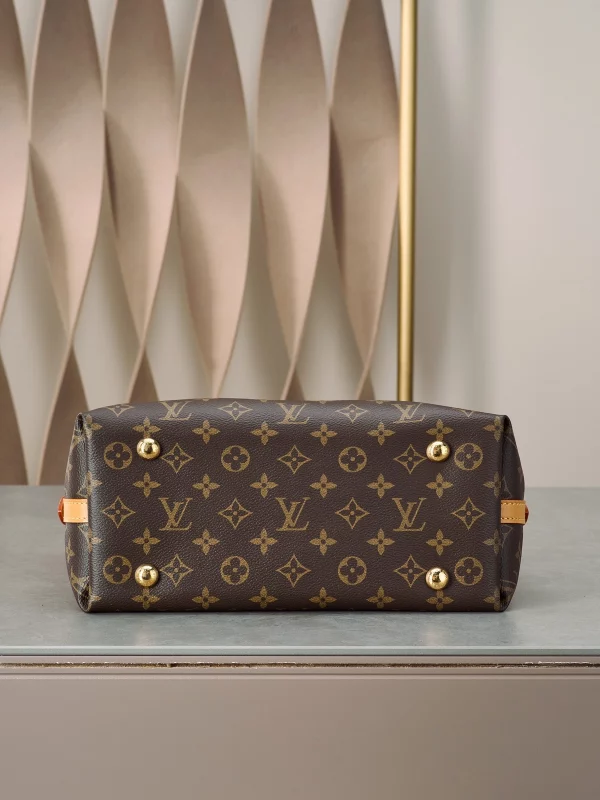 高仿包包 LV CarryAll PM 老花色 單肩斜挎包 M46203 實拍照片 底部