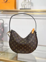 高仿包包 LV Cookie BB 老花 單肩手提 半月包 M15056 實拍照片背面