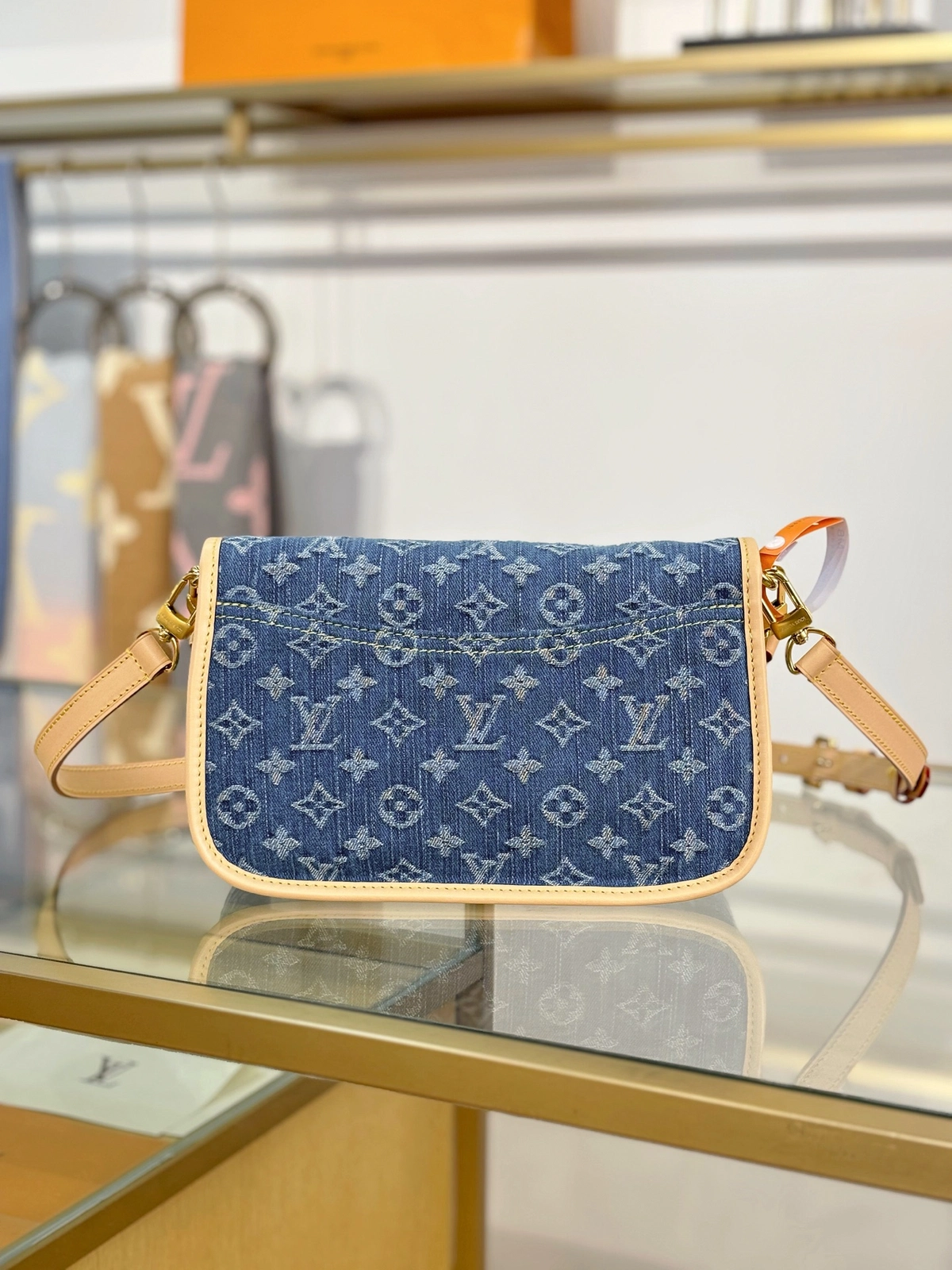 高仿包包 LV Diane法棍包 丹寧牛仔布 M13070 實拍細節照片 背面