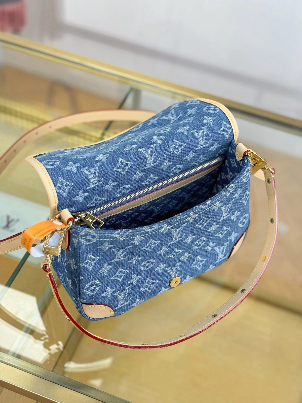 高仿包包 LV Diane法棍包 丹寧牛仔布 M13070 實拍細節照片 容量