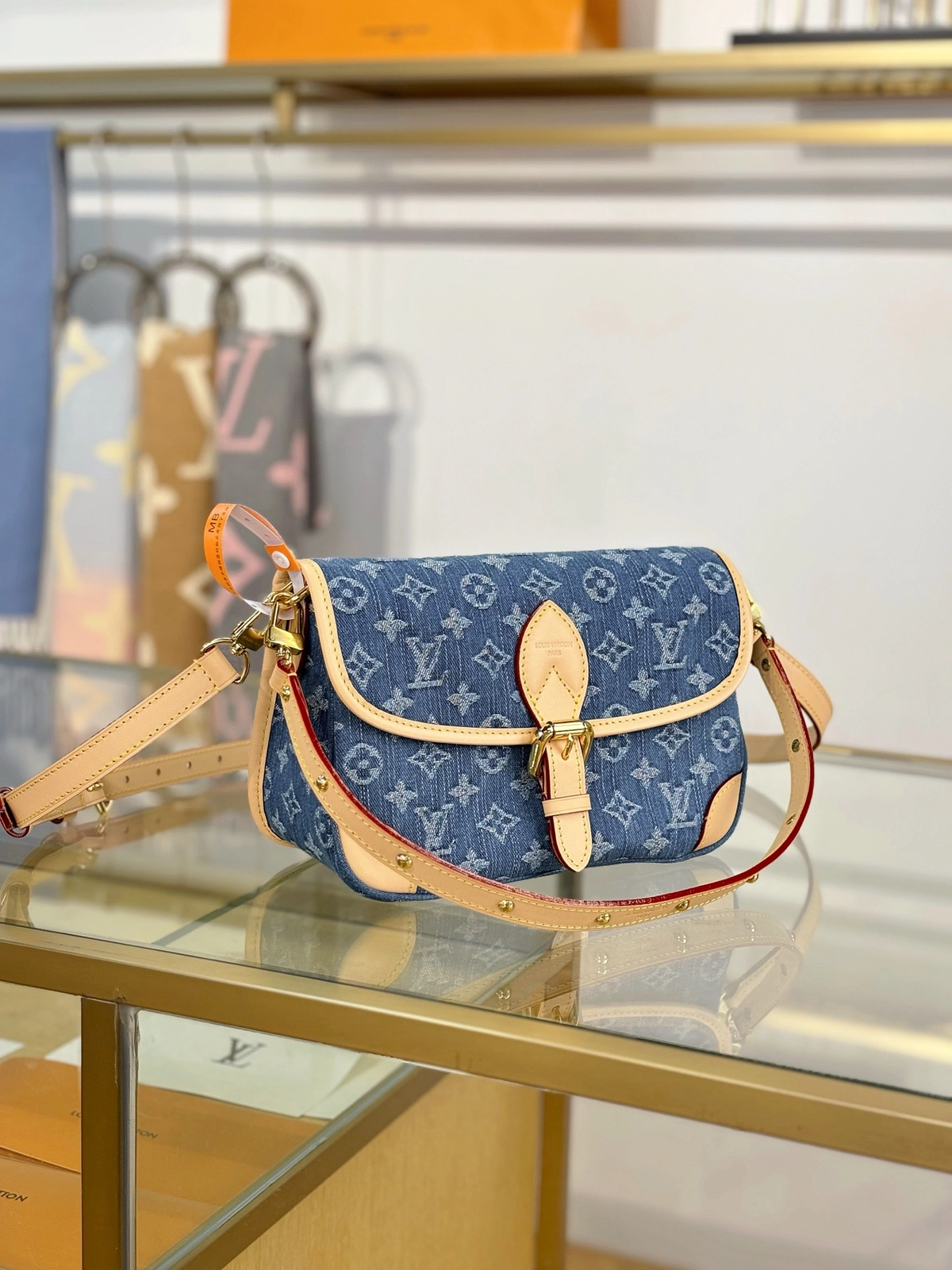 高仿包包 LV Diane法棍包 丹寧牛仔布 M13070 實拍細節照片 側面