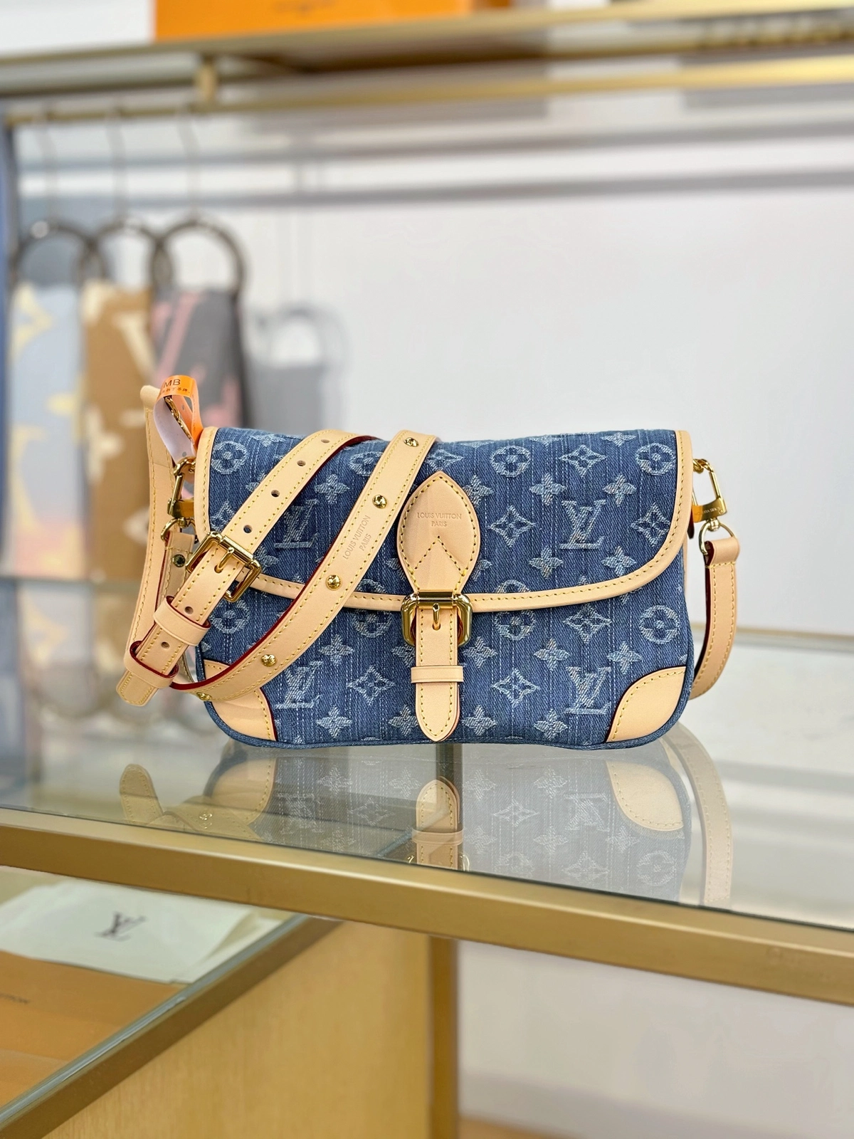 高仿包包 LV Diane法棍包 丹寧牛仔布 M13070 實拍細節照片 正面
