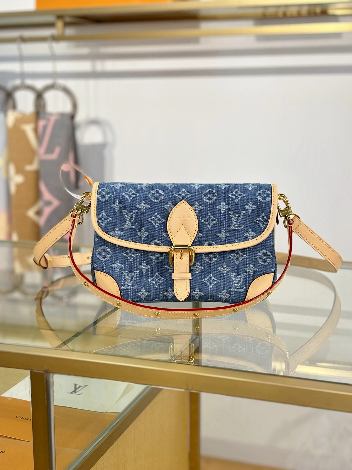 高仿包包 LV Diane法棍包 丹寧牛仔布 M13070 實拍細節照片 正面