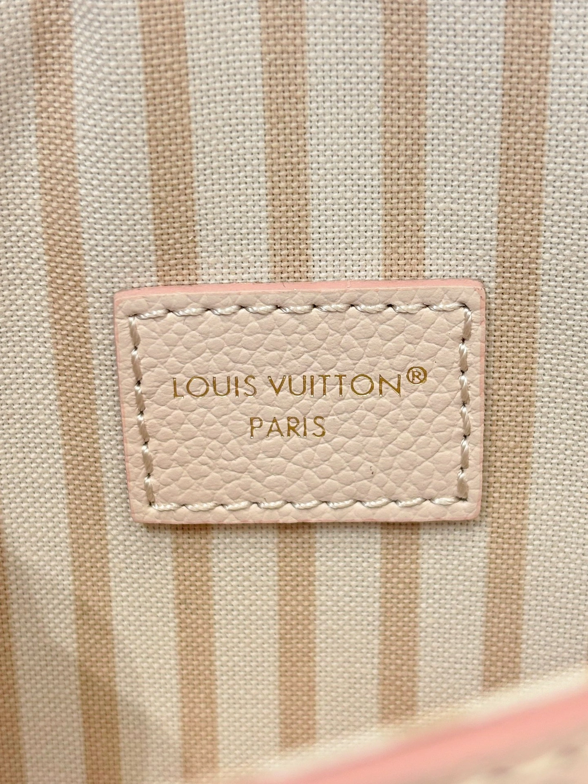 高仿包包 LV Nano Diane法棍包 奶杏色提花 M13642 實拍細節圖片鋼印LOGO