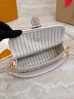 高仿包包 LV Nano Diane法棍包 奶杏色提花 M13642 實拍照片容量