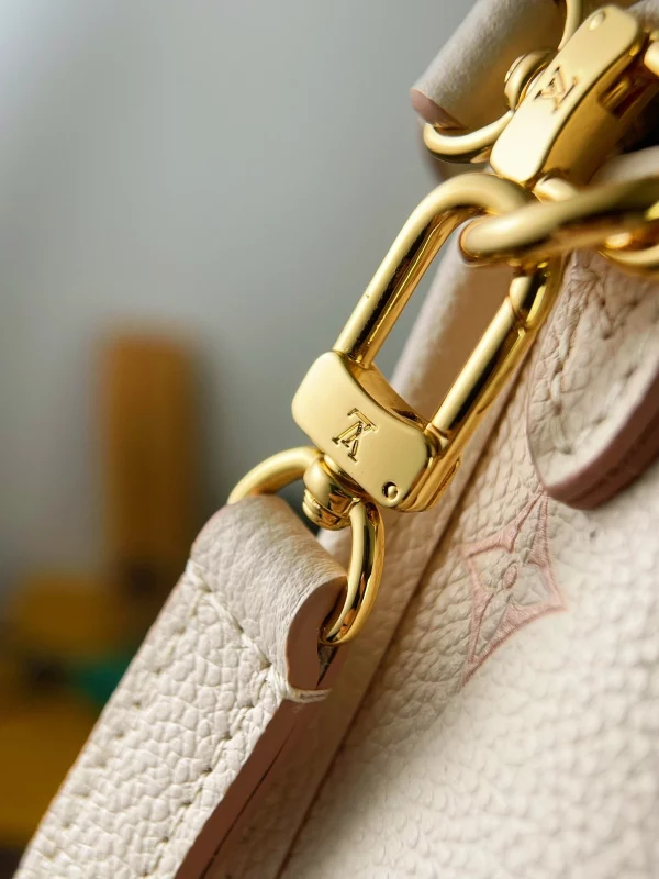 高仿包包 LV Nano Diane法棍包 奶杏色提花 M13642 實拍照片全鋼五金扣子