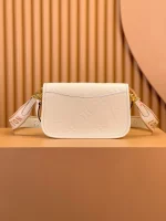 高仿包包 LV Nano Diane法棍包 米白壓花 M46388 實拍細節照片 背面