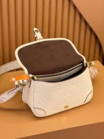 高仿包包 LV Nano Diane法棍包 米白壓花 M46388 實拍細節照片 容量