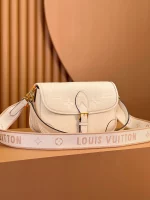 高仿包包 LV Nano Diane法棍包 米白壓花 M46388 實拍細節照片 側面