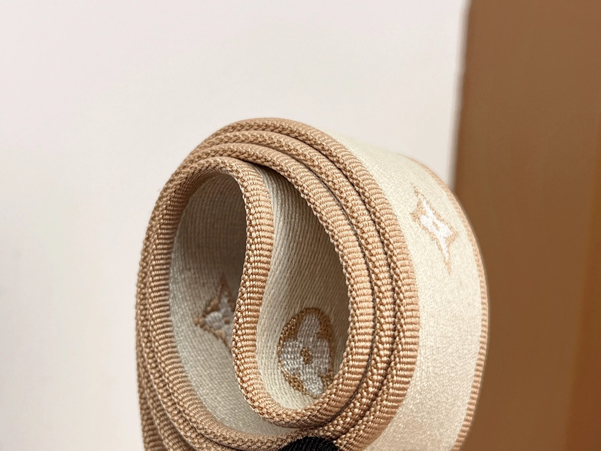 高仿包包 LV Nano Diane法棍包 米白壓花 M46388 實拍細節照片 肩帶