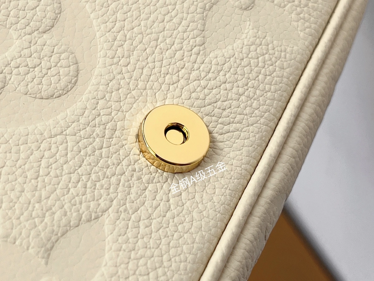 高仿包包 LV Nano Diane法棍包 米白壓花 M46388 實拍細節照片 全鋼五金扣子