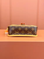 高仿包包 LV Nano Diane法棍包 老花 M83298 實拍照片 細節底部