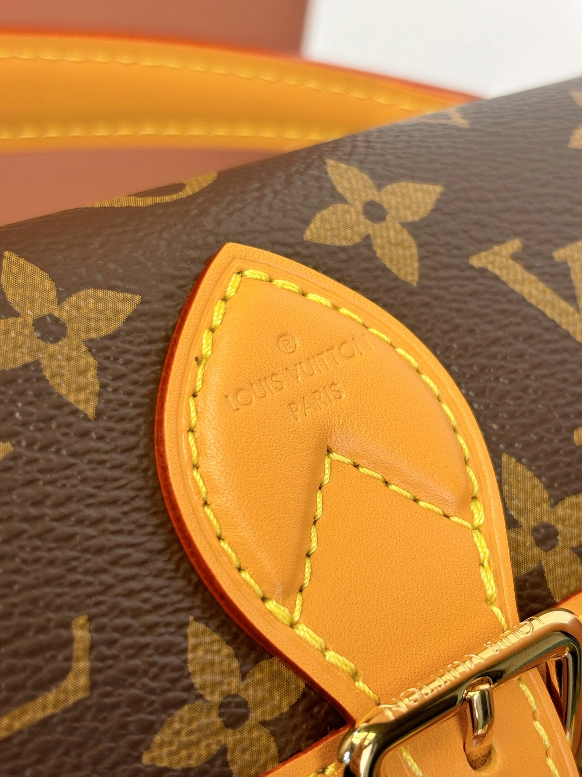 高仿包包 LV Nano Diane法棍包 老花 M83298 細節照片鋼印LOGO