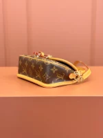 高仿包包 LV Nano Diane法棍包 老花 M83298 實拍照片 細節側面