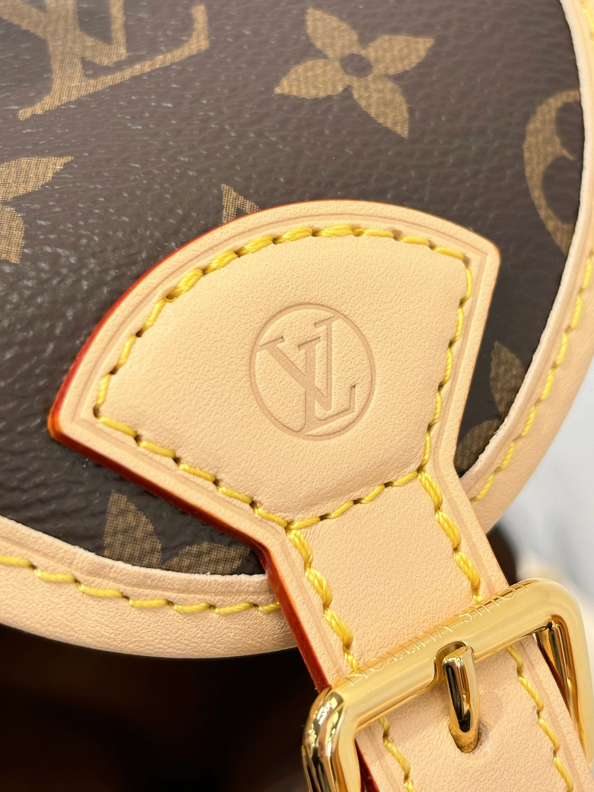 高仿包包 LV Odyssée 老花 雙肩帶 單肩斜背包 M13081 實拍細節鋼印LOGO