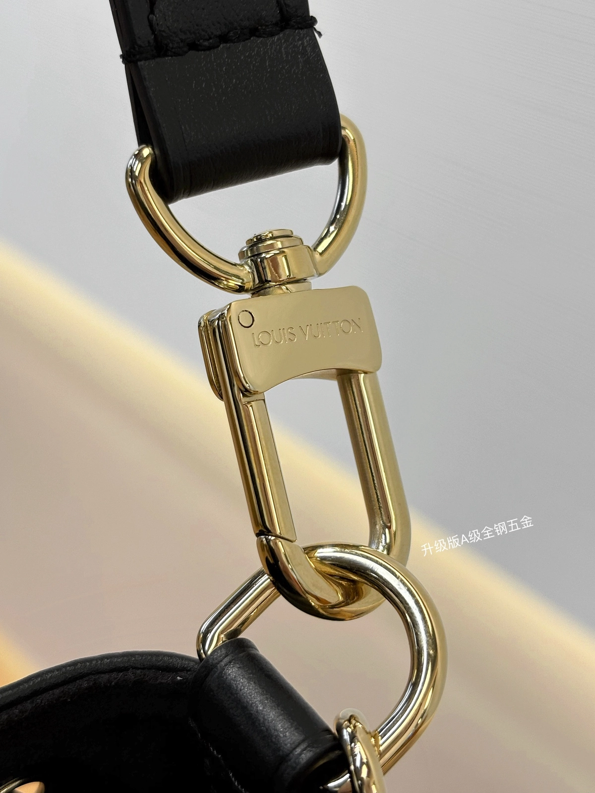 高仿包包 LV Odyssée 黑色 雙肩帶 單肩斜背包 M25554 實拍細節全鋼五金扣子