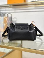 高仿包包 LV Odyssée 黑色 雙肩帶 單肩斜背包 M25554 實拍照片背面