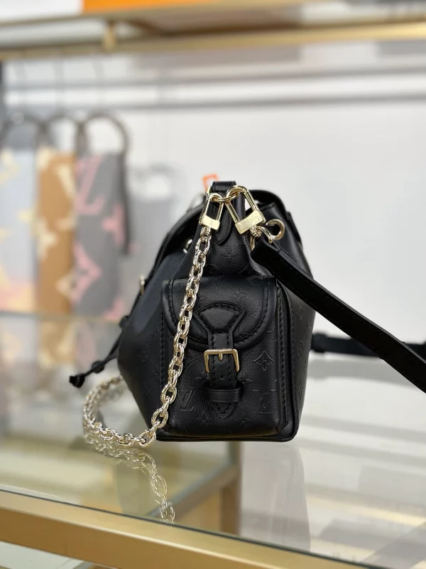 高仿包包 LV Odyssée 黑色 雙肩帶 單肩斜背包 M25554 實拍照片側面