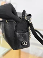 高仿包包 LV Odyssée 黑色 雙肩帶 單肩斜背包 M25554 實拍照片側面口袋