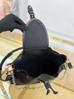 高仿包包 LV Odyssée 黑色 雙肩帶 單肩斜背包 M25554 實拍照片容量