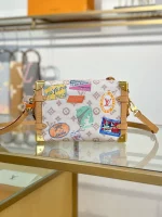 高仿包包 LV Side Trunk 印花 單肩 斜背包 M14606 實拍照片背面