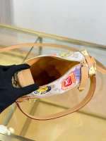 高仿包包 LV Side Trunk 印花 單肩 斜背包 M14606 實拍照片容量