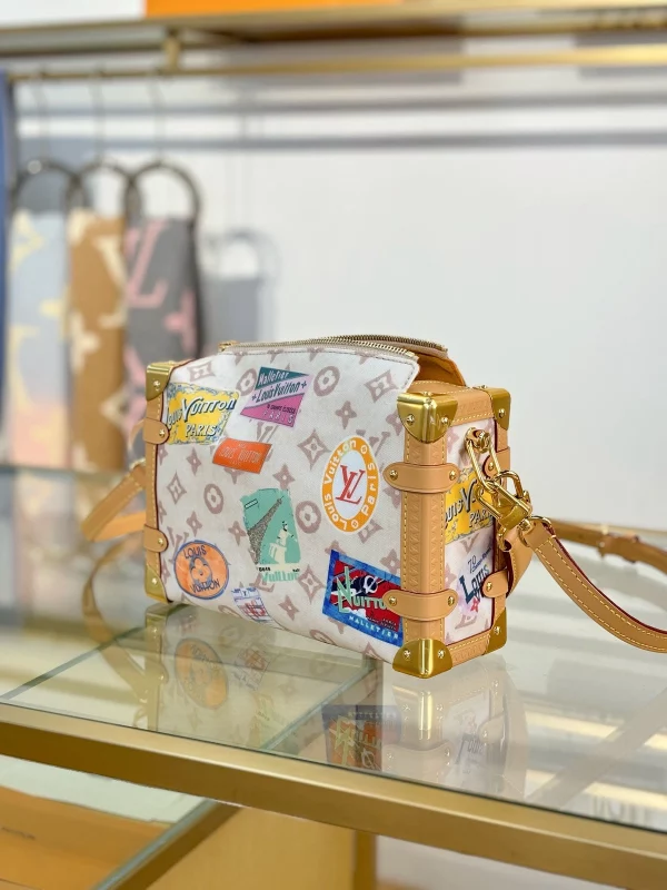 高仿包包 LV Side Trunk 印花 單肩 斜背包 M14606 實拍照片側面