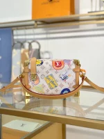 高仿包包 LV Side Trunk 印花 單肩 斜背包 M14606 實拍照片正面
