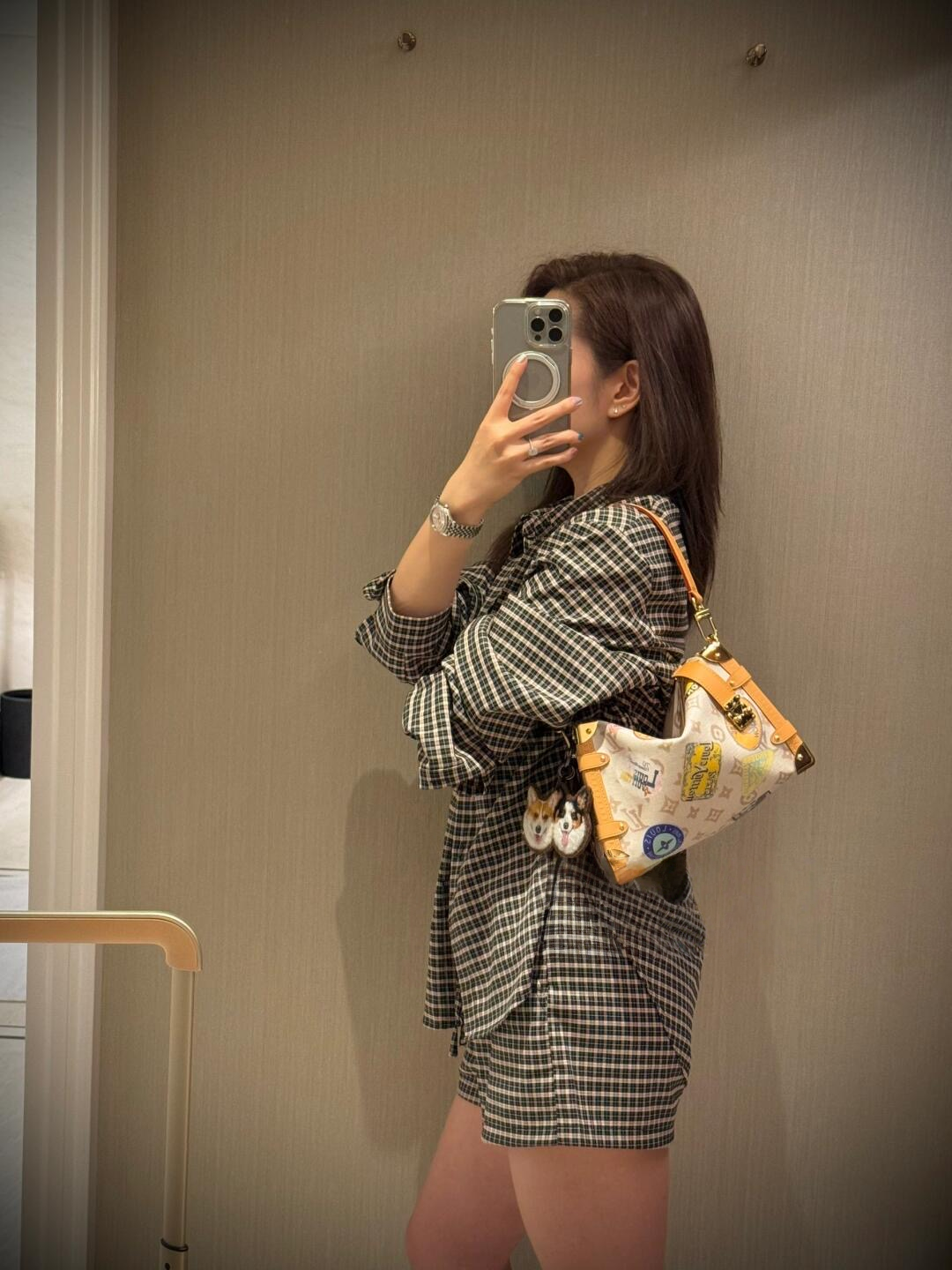 高仿包包 LV Side Trunk 印花 單肩 斜背包 M14606 上身效果