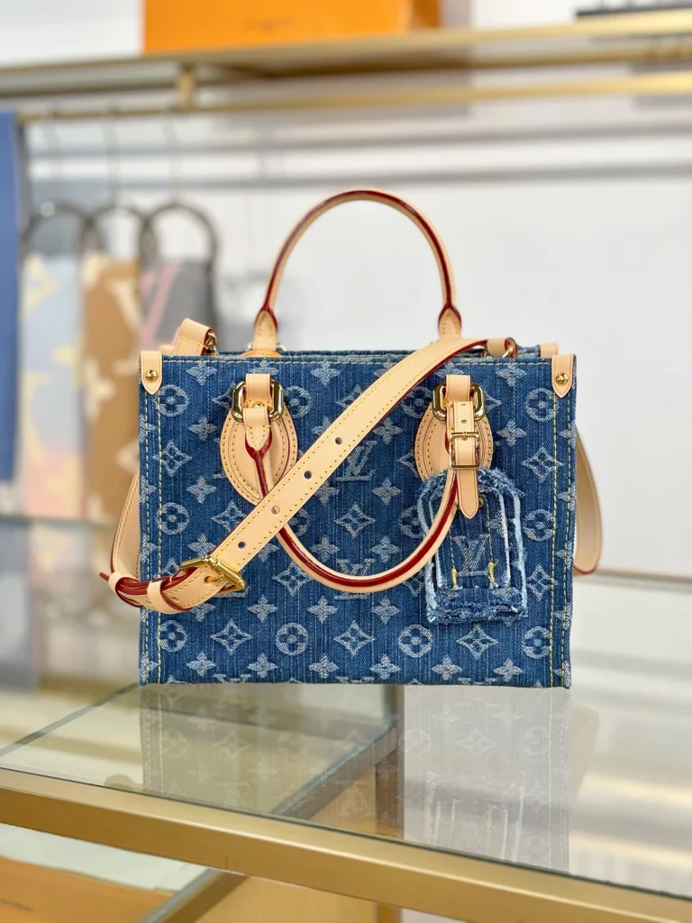 Click to view full screen 高仿包包 LV On TheGo PM 牛仔布 M14633 實拍照片細節 正面