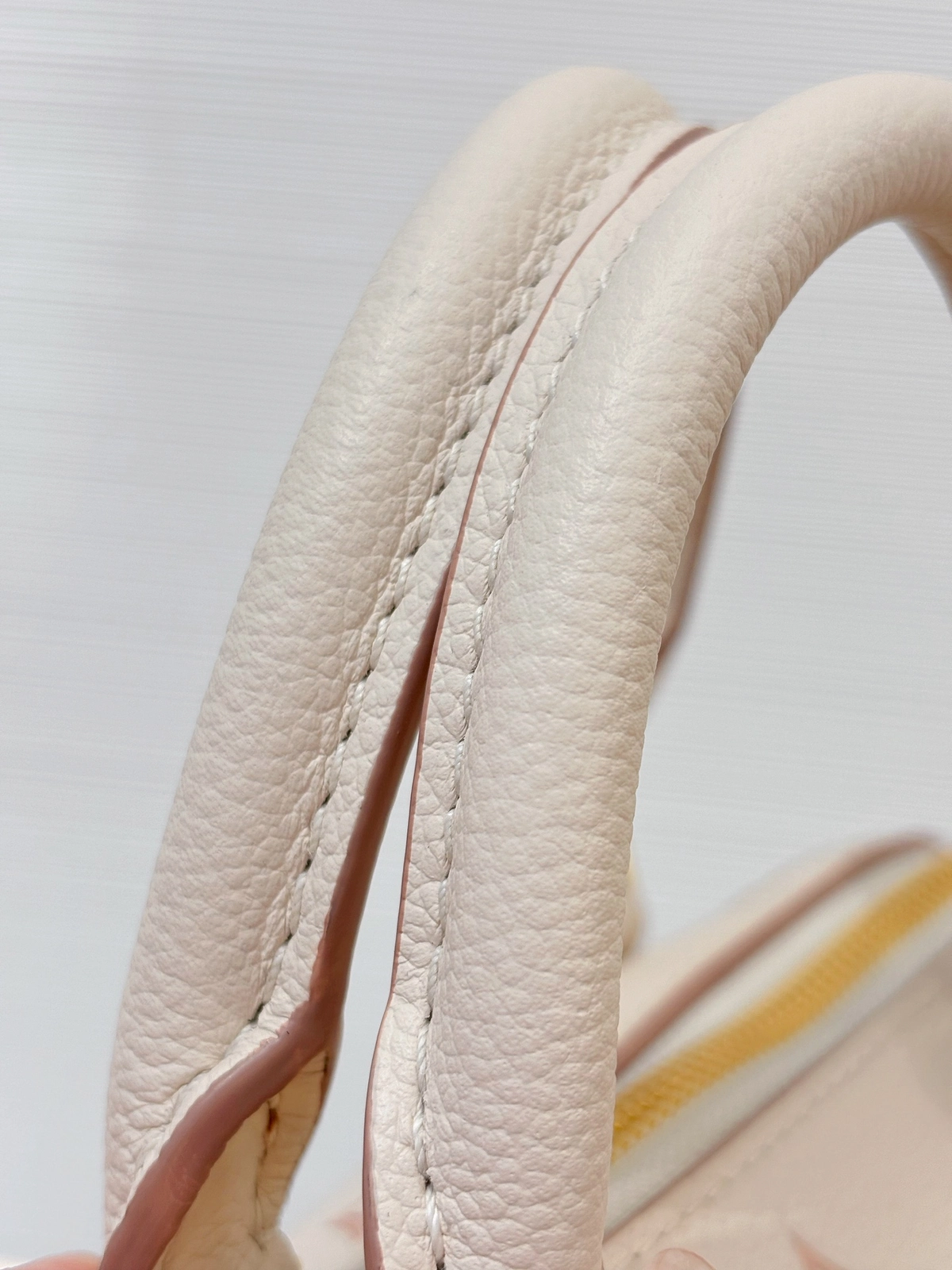 高仿精品 LV Speedy20 草莓牛奶提花 單肩手提 旅行包 M14291 實拍細節手提針綫