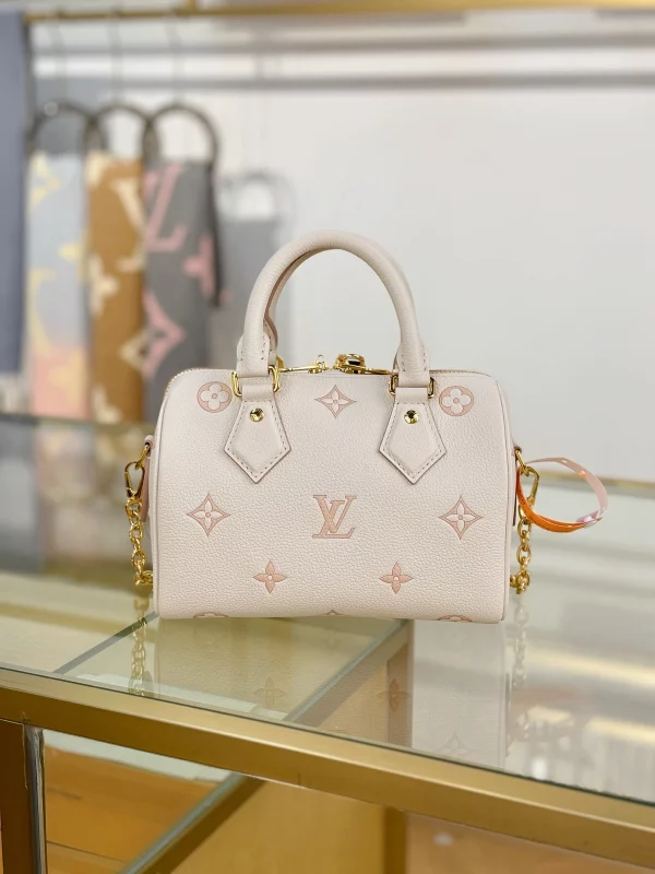 高仿精品 LV Speedy20 草莓牛奶提花 單肩手提 旅行包 M14291 實拍照片背面