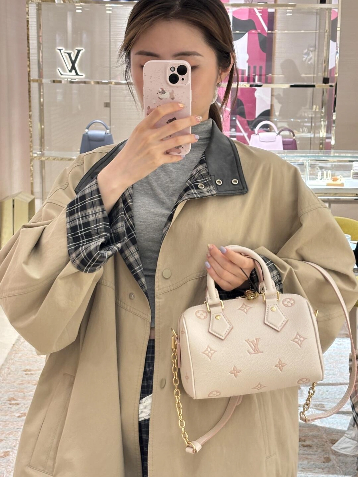 高仿精品 LV Speedy20 草莓牛奶提花 單肩手提 旅行包 M14291 手提上身效果
