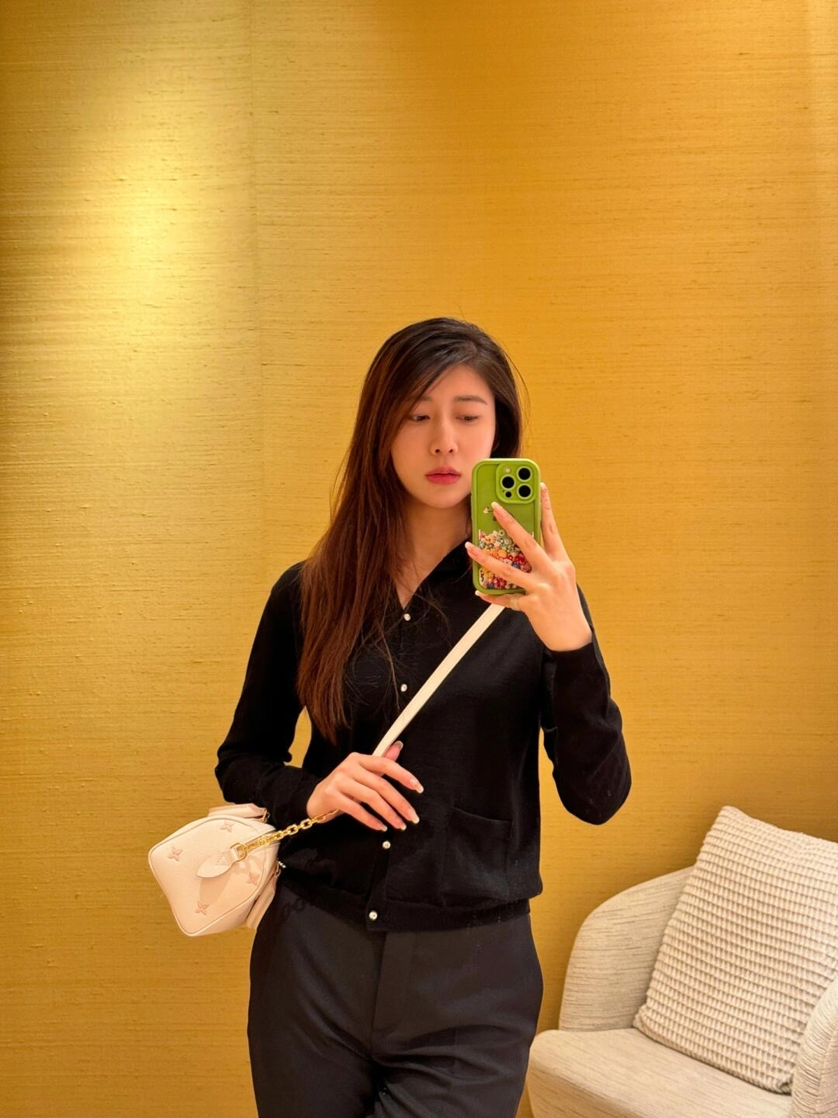 高仿精品 LV Speedy20 草莓牛奶提花 單肩手提 旅行包 M14291 斜挎斜背上身效果