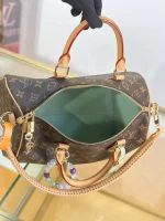 高仿精品 LV Speedy30 老花 單肩手提 旅行包 M15107 實拍照片容量