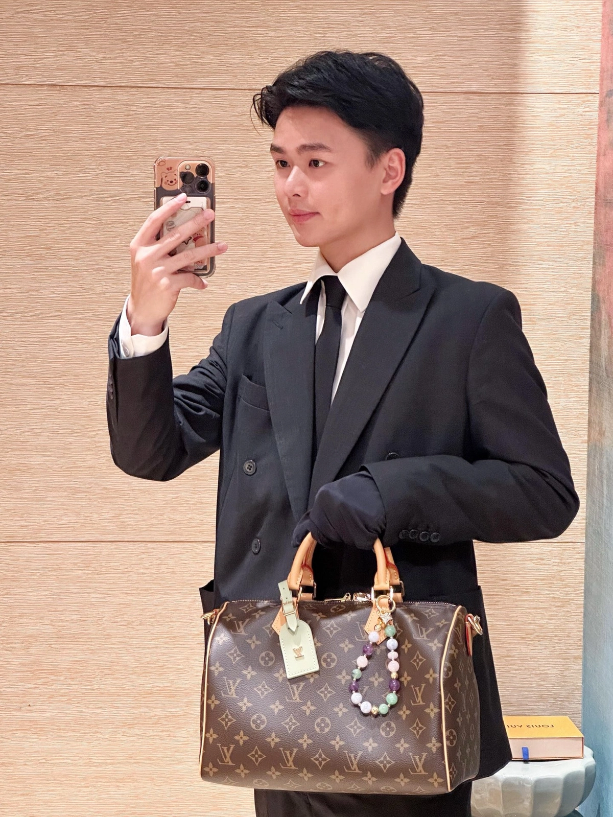 高仿精品 LV Speedy30 老花 單肩手提 旅行包 M15107 手提上身效果