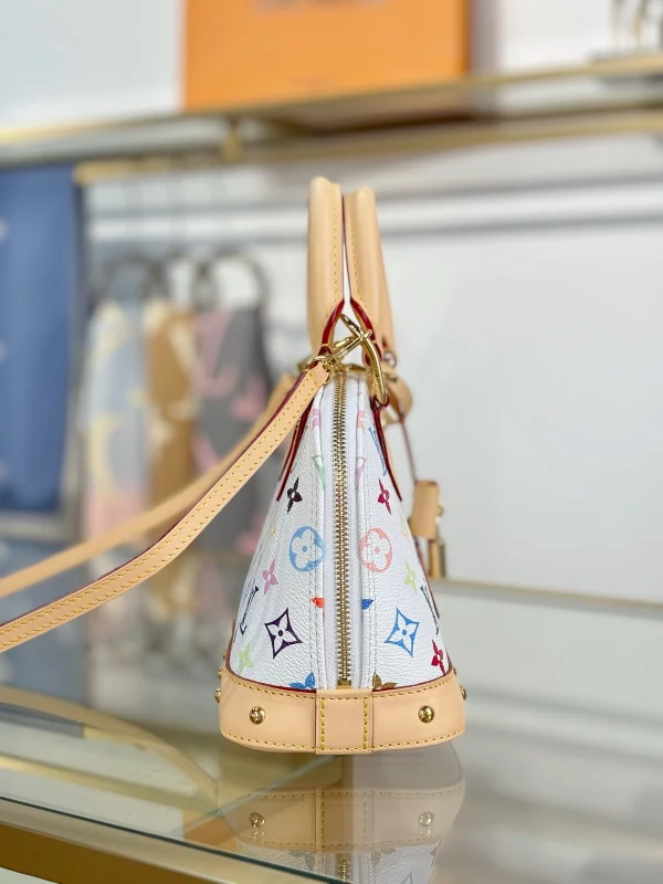 高仿精品 LV 村上隆 Alma BB 白三彩 斜背手提 貝殼包 M13078 實拍照片側面