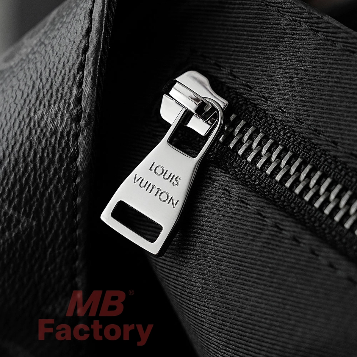 a貨包包 LV VOYAGER小號郵差包 M40511 MB厰 實拍細節全鋼五金拉鏈
