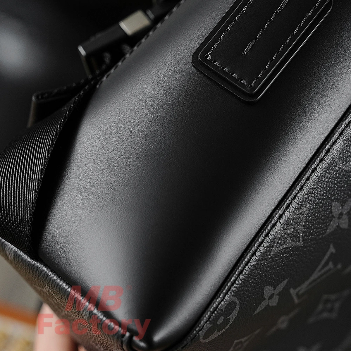 a貨包包 LV VOYAGER小號郵差包 M40511 MB厰 實拍細節