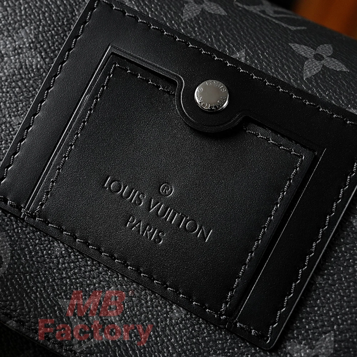 a貨包包 LV VOYAGER小號郵差包 M40511 MB厰 實拍細節銘牌