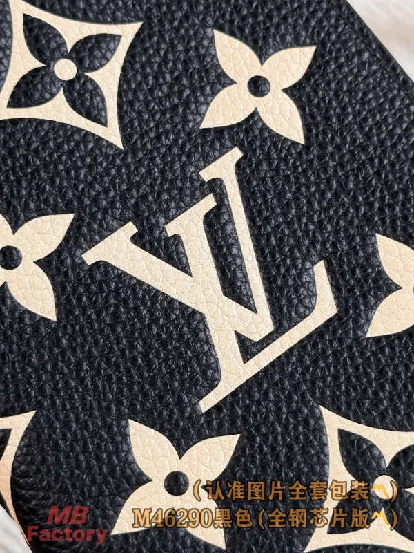 原单高仿 LV 黑色 壓花 卡片 對摺護照夾 M46290 實拍照片印花