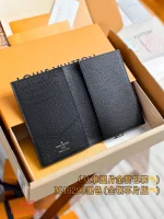 原单高仿 LV 黑色 壓花 卡片 對摺護照夾 M46290 實拍照片容量
