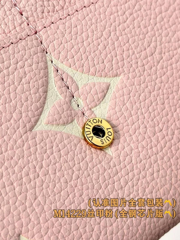 超級高仿 LV Victorine 櫻花粉 壓花 短款 三折扣子 零錢包 M14229-2 超級高仿|LV Victorine 櫻花粉 壓花 短款 三折扣子 零錢包 M14229 MB厰:圖片 10