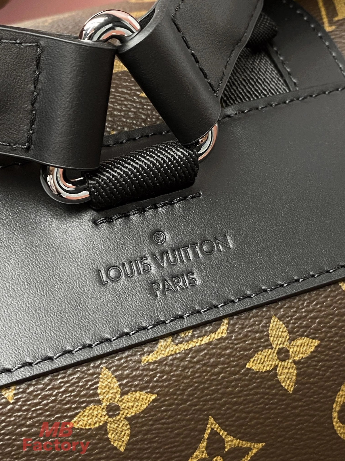 高仿奢侈品 LV Christopher MM 老花 印花 中號雙肩 後背包 M43735 實拍細節LOGO
