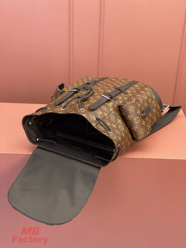 高仿奢侈品 LV Christopher MM 老花 印花 中號雙肩 後背包 M43735 實拍照片容量